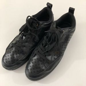 Coogi black spell out shoes